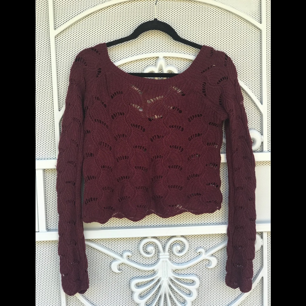Knitted burgundy long sleeve